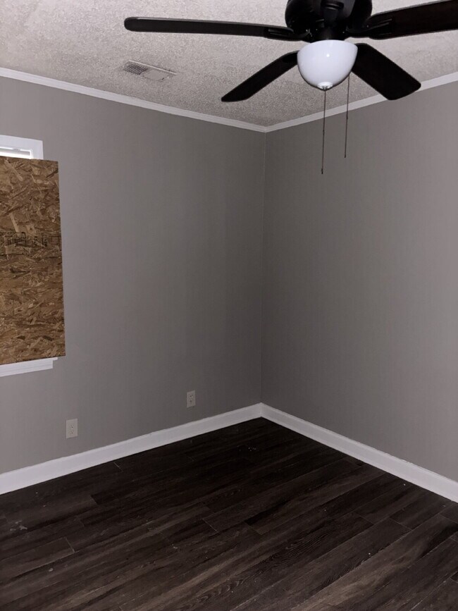 Photo - "3-Bedroom Gem on East Frank Avenue" Apartment