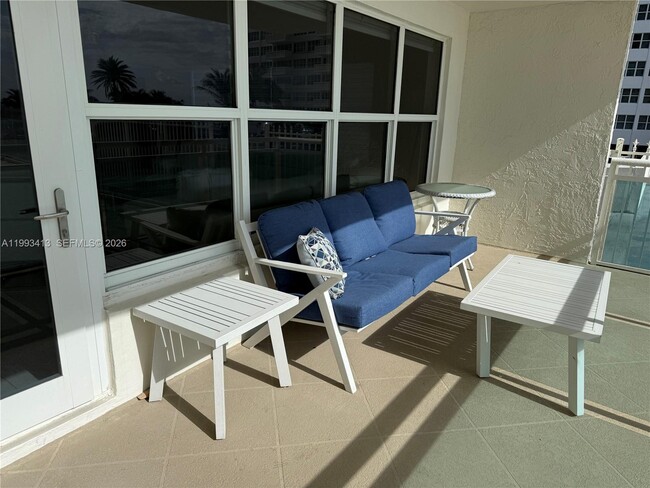 Building Photo - 3900 Galt Ocean Dr