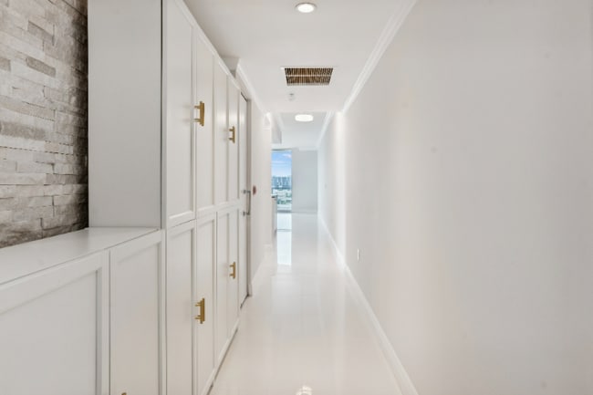 Foto del edificio - 185 SW 7th St