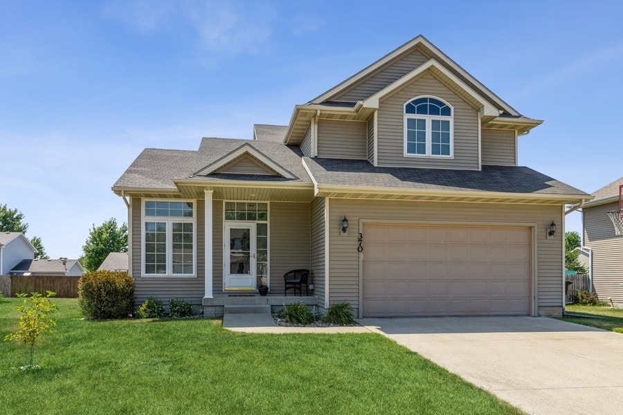 370 SE Cardinal Ln, Waukee, IA 50263 House for Rent in Waukee, IA