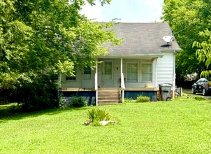 Building Photo - 3820 Hydes Ferry Rd
