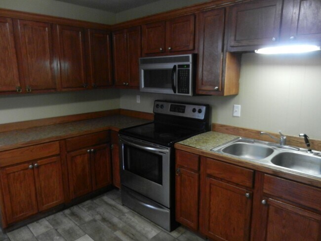 Foto del edificio - Military Highway Apartments