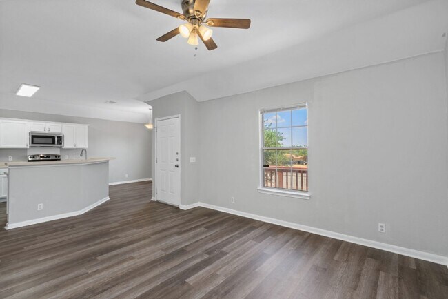 Building Photo - 3301 El Salido Pkwy