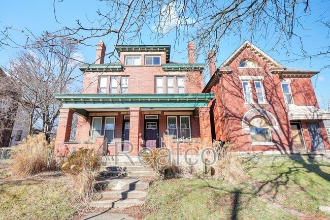 Building Photo - 1458 Bryden Rd