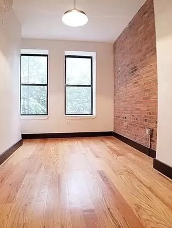 Building Photo - 704 Macdonough St