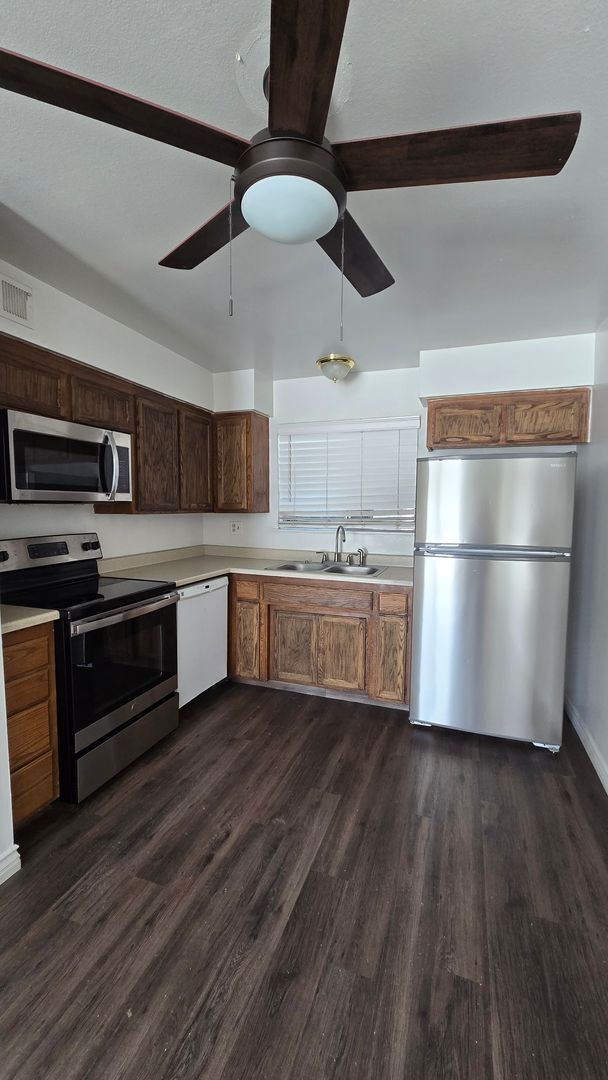 Foto del edificio - 1825 3rd St