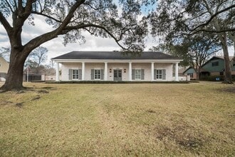 Building Photo - 1550 Continental Ln