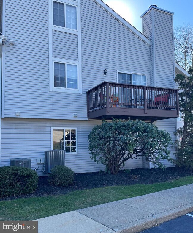 Building Photo - 102 Wheatsheaf Ln