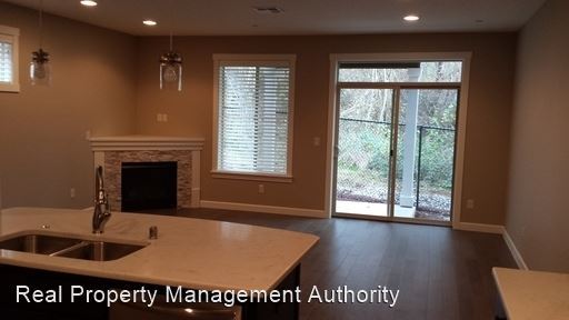 Foto del edificio - 3 br, 2.5 bath House - 1911 NW Sage St.