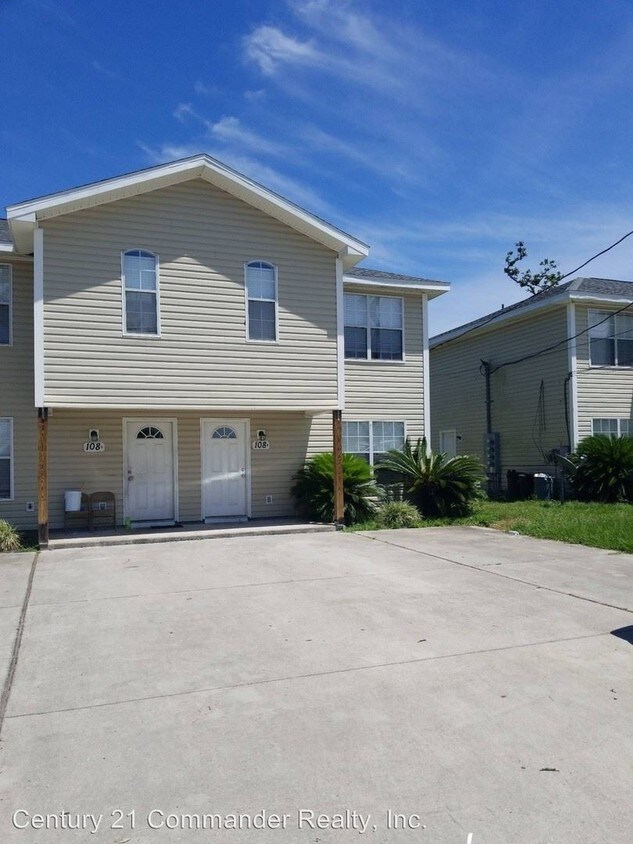Primary Photo - 108 Gray Ave