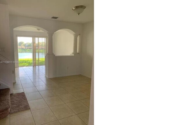 Foto del edificio - 1422 SE 24th Ct