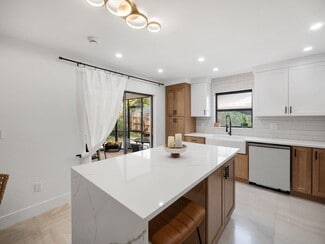 Building Photo - 1423 Riverside Cir