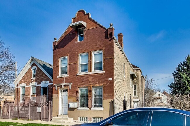 Building Photo - 2714 w 24th PL