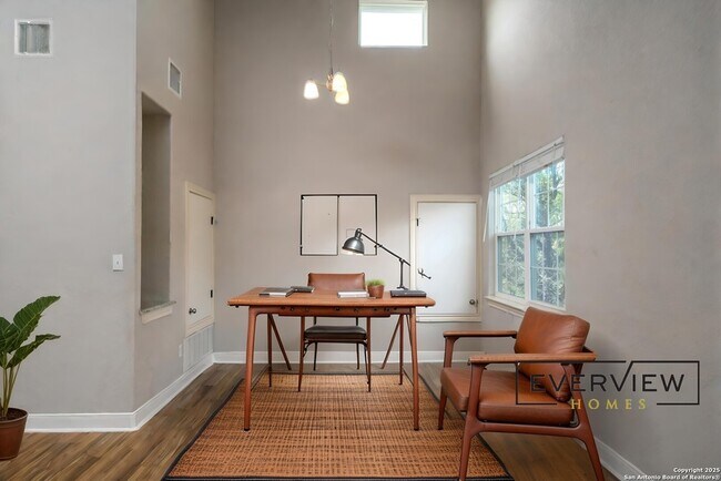 Foto del edificio - 3067 View Ridge Dr