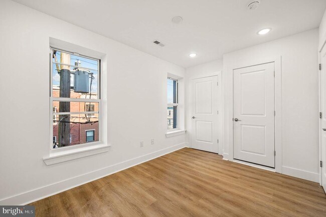 Building Photo - 2104 N 8th St