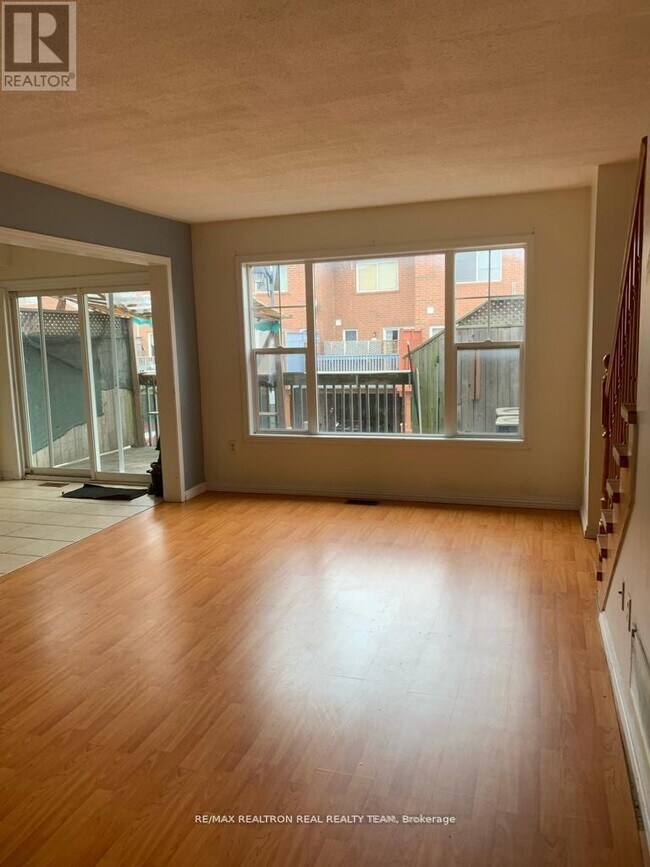Photo du bâtiment - 8892 Sheppard Ave E