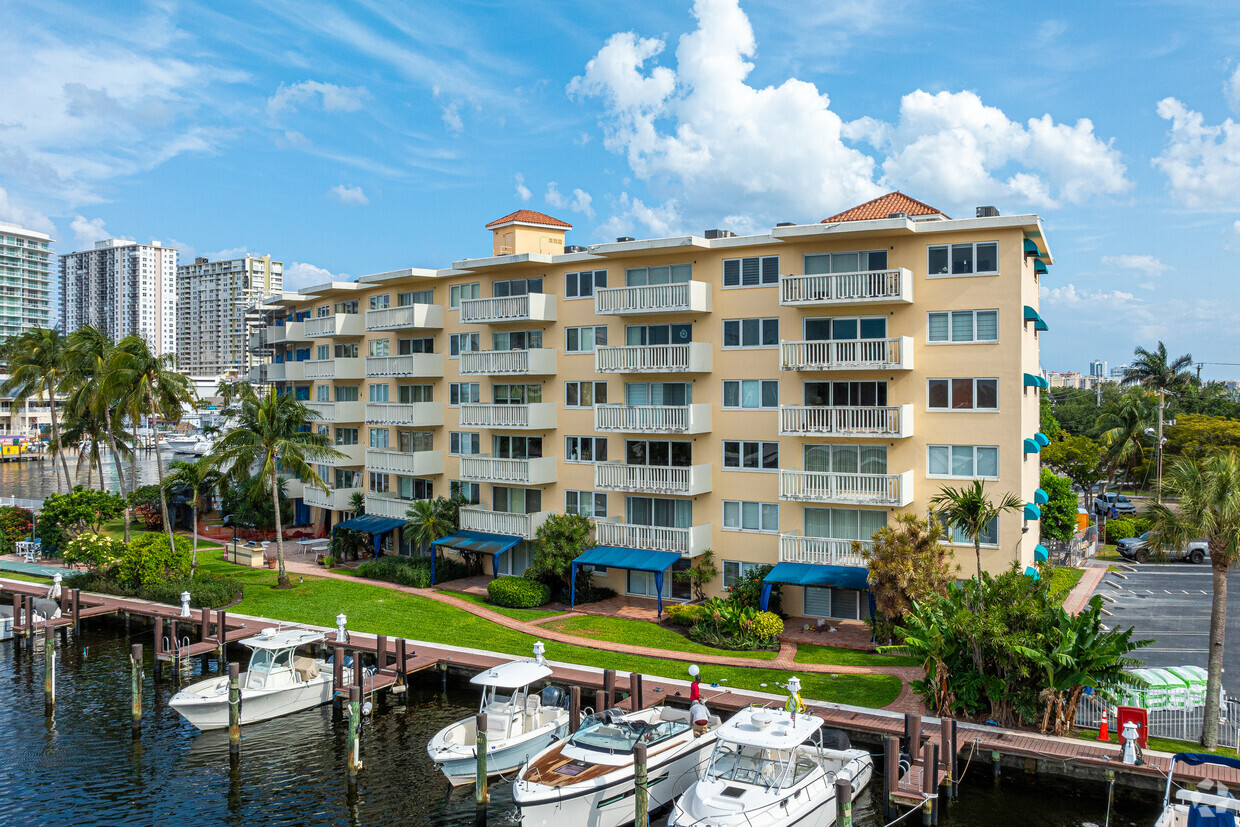 Primary Photo - Pompano Yacht and Beach Club