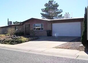 Building Photo - 3716 Mallard Cir N
