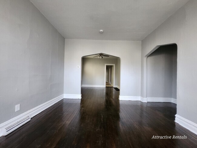 Building Photo - 7632 S Drexel Ave