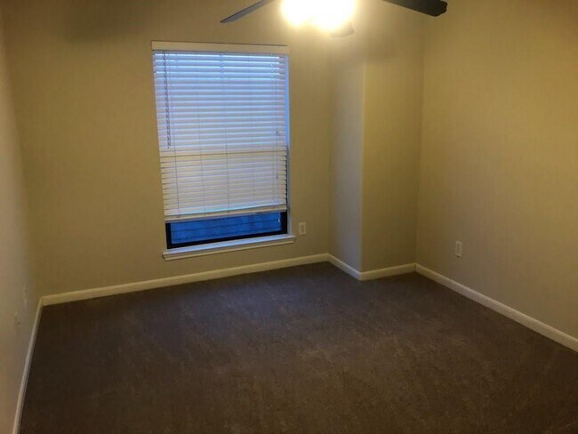 Building Photo - 4224 Koehler St