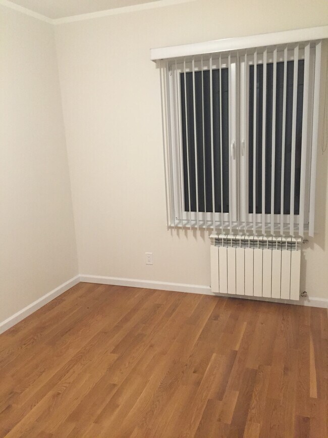 Foto del edificio - 7714 64th St