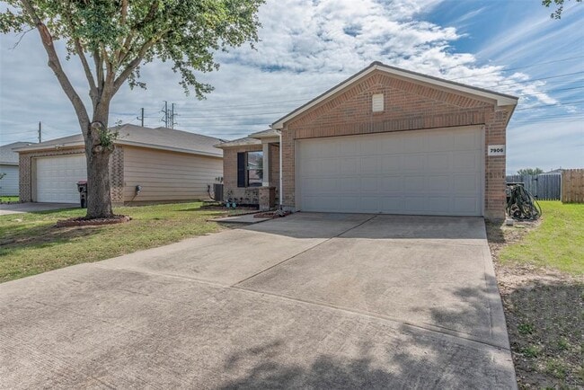 Building Photo - 7906 Yaupon View Dr