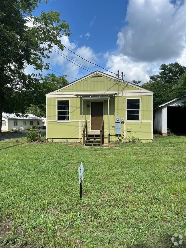 Building Photo - 40 Wewoka St