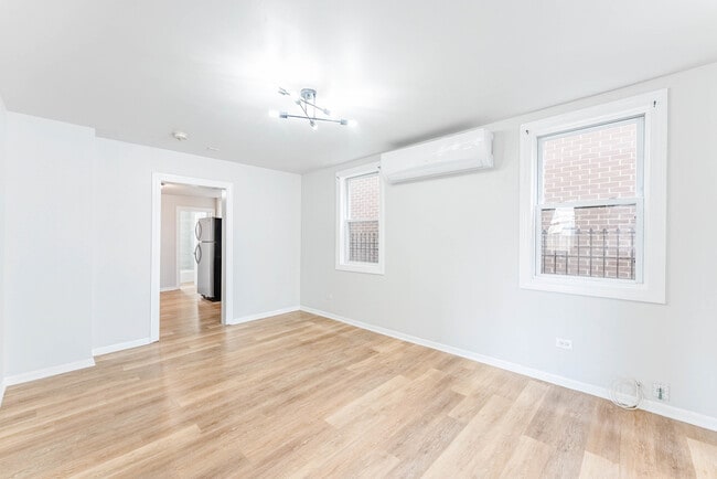 Foto del edificio - 3807 S Albany Ave