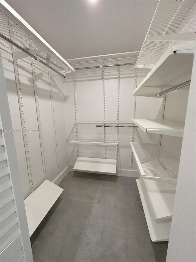 Foto del edificio - 2785 SW 33rd Ave