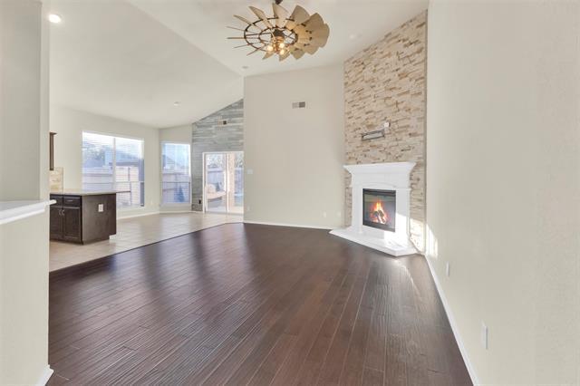 Foto del edificio - 832 Pebblecreek Dr