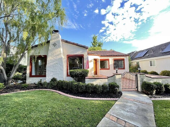 Foto del edificio - 1127 Clark Way