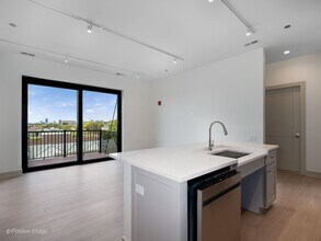 Building Photo - 3202 N Racine Ave