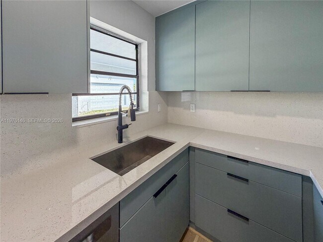 Foto del edificio - 5245 SW 98th Ct