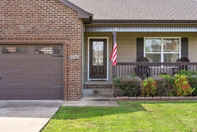 Foto del edificio - 3 Bedroom Home For Rent Near Post!
