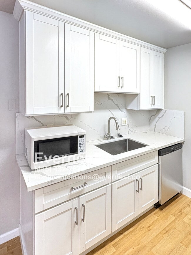 Foto del edificio - 5334 Monterey Rd