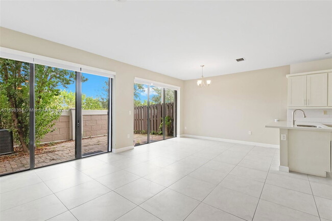 Foto del edificio - Northwest 61 Lane, Doral, FL 33178 - 4 BR ...