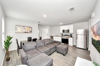 Building Photo - 9027 Madera Rd