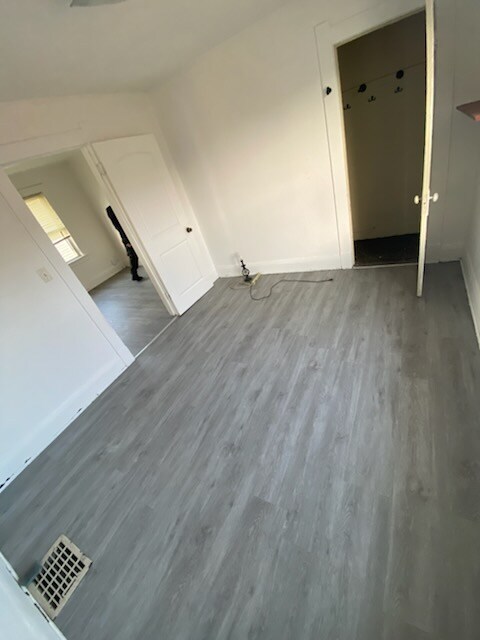 Foto del edificio - 221 Licking St