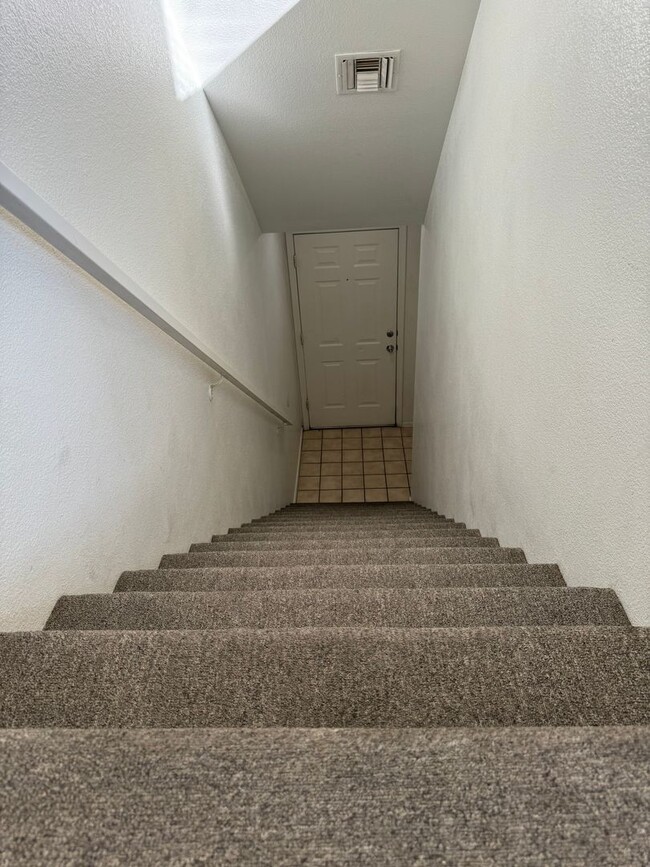 Building Photo - 1 bedroom 1 bath - Apartment Near Casinos with Attached Garage