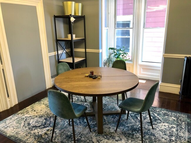 Foto del edificio - 124 Vinton St, 2