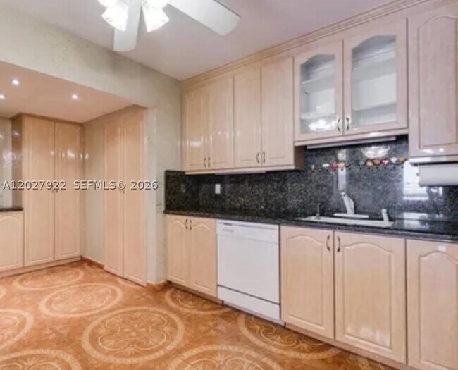 Foto del edificio - 2500 Parkview Dr