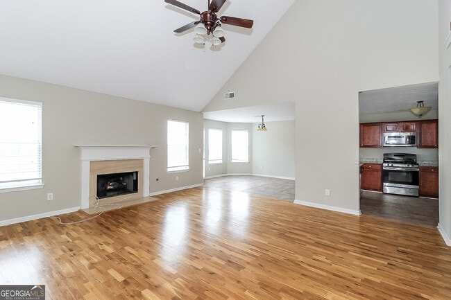 Building Photo - 3352 Hershey Dr