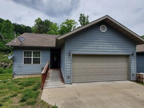 Building Photo - 1311 Berry Dr