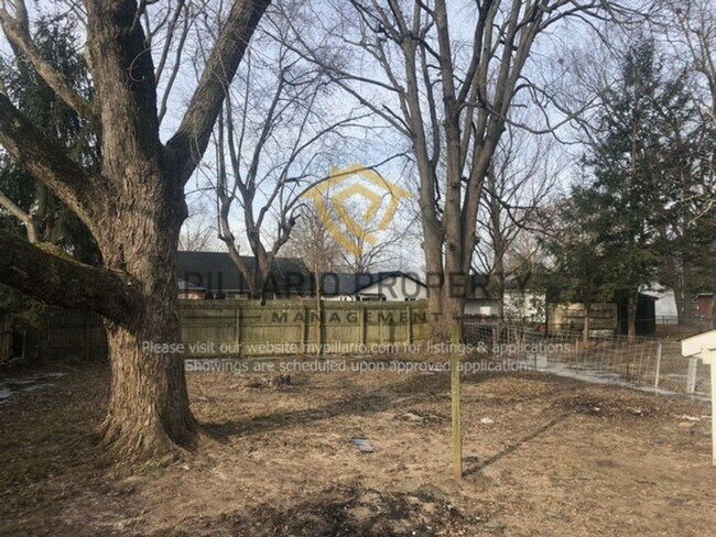 Foto del edificio - EAST SIDE ANDERSON BUNGALOW!