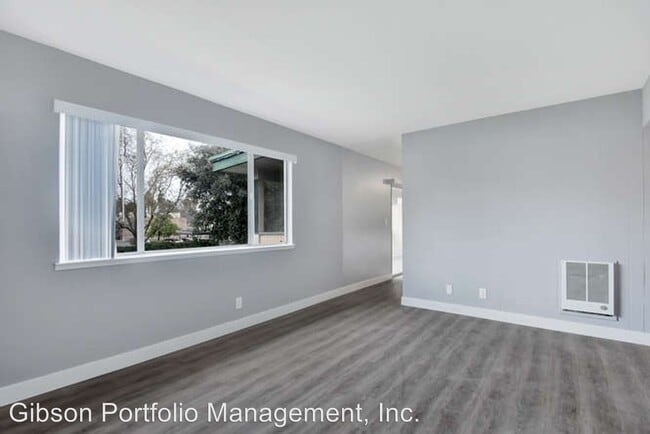 Building Photo - 3714 Lincoln Ct