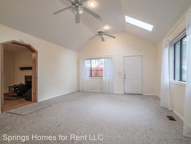 Building Photo - 3 br, 2 bath House - 2719 W Pikes Peak Ave