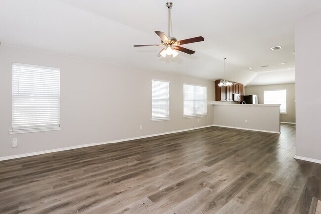 Building Photo - 1205 Artesia Dr