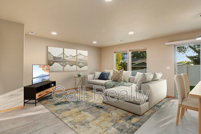 Building Photo - 2714 N Fox Ln
