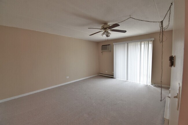 Foto del edificio - 1451 W Irving Park Rd