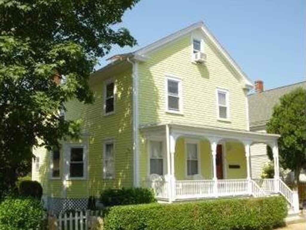 14 Dartmouth St Unit 2, Newport, RI 02840 Apartment for Rent in